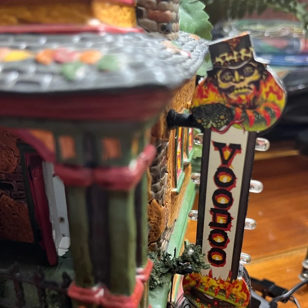 Department 56 Voodoo Lounge with Green Lights